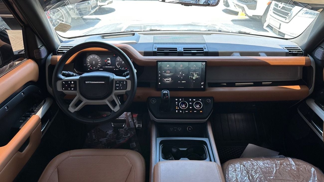 Land Rover Defender GCC | Full Service history | under warranty