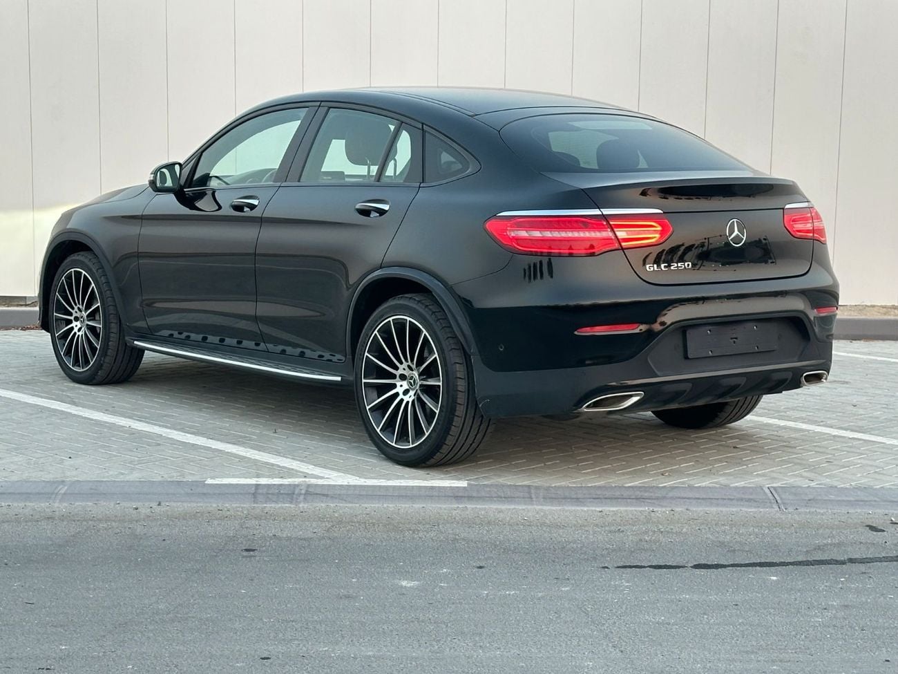 Mercedes Benz GLC250 AMG