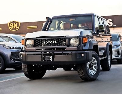 تويوتا لاند كروزر 70 LC76 هاردتوب 5 أبواب || محرك بنزين V6 سعة 4.0 لتر بناقل حركة أوتوماتيكي | كامل المواصفات / مقاعد جلد