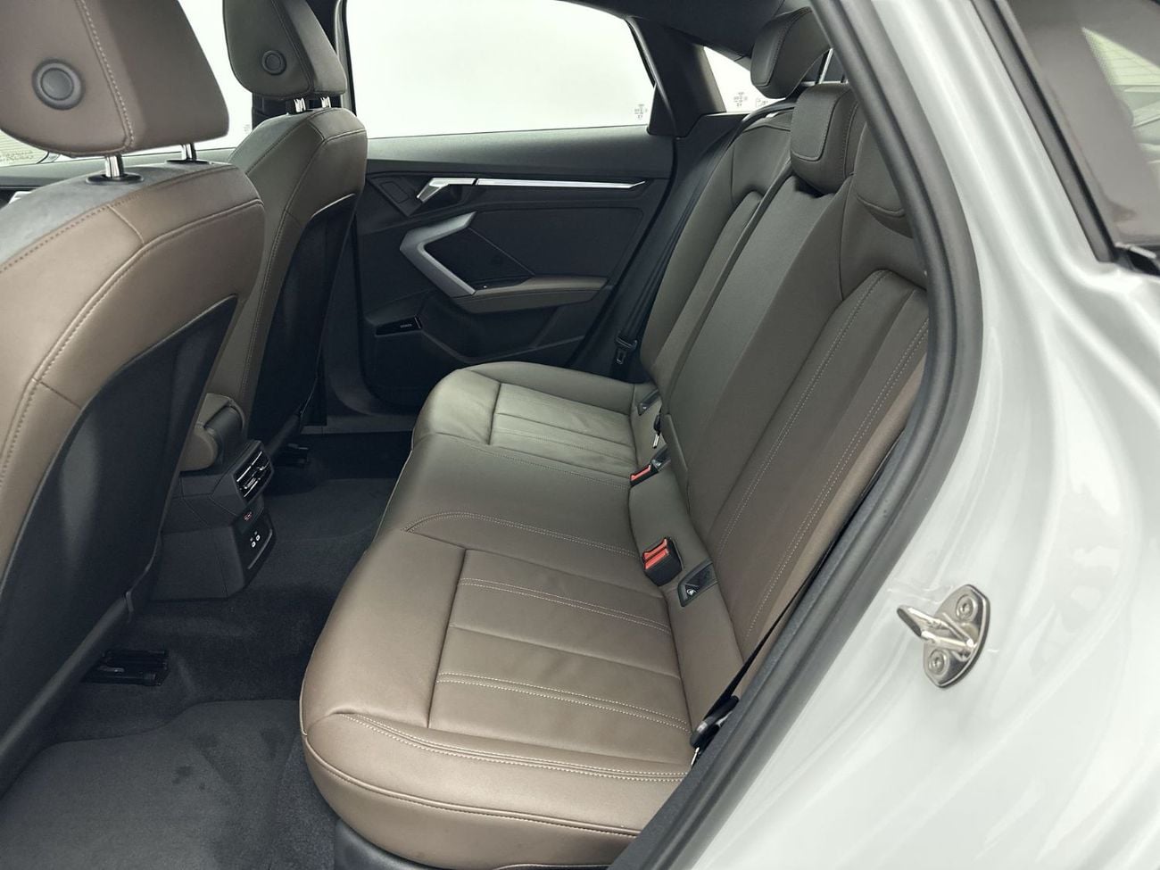 أودي A3 35 TFSI S Line 1.4L A3 Sedan S line 35 TFSI 150hp (Ref# 43122)