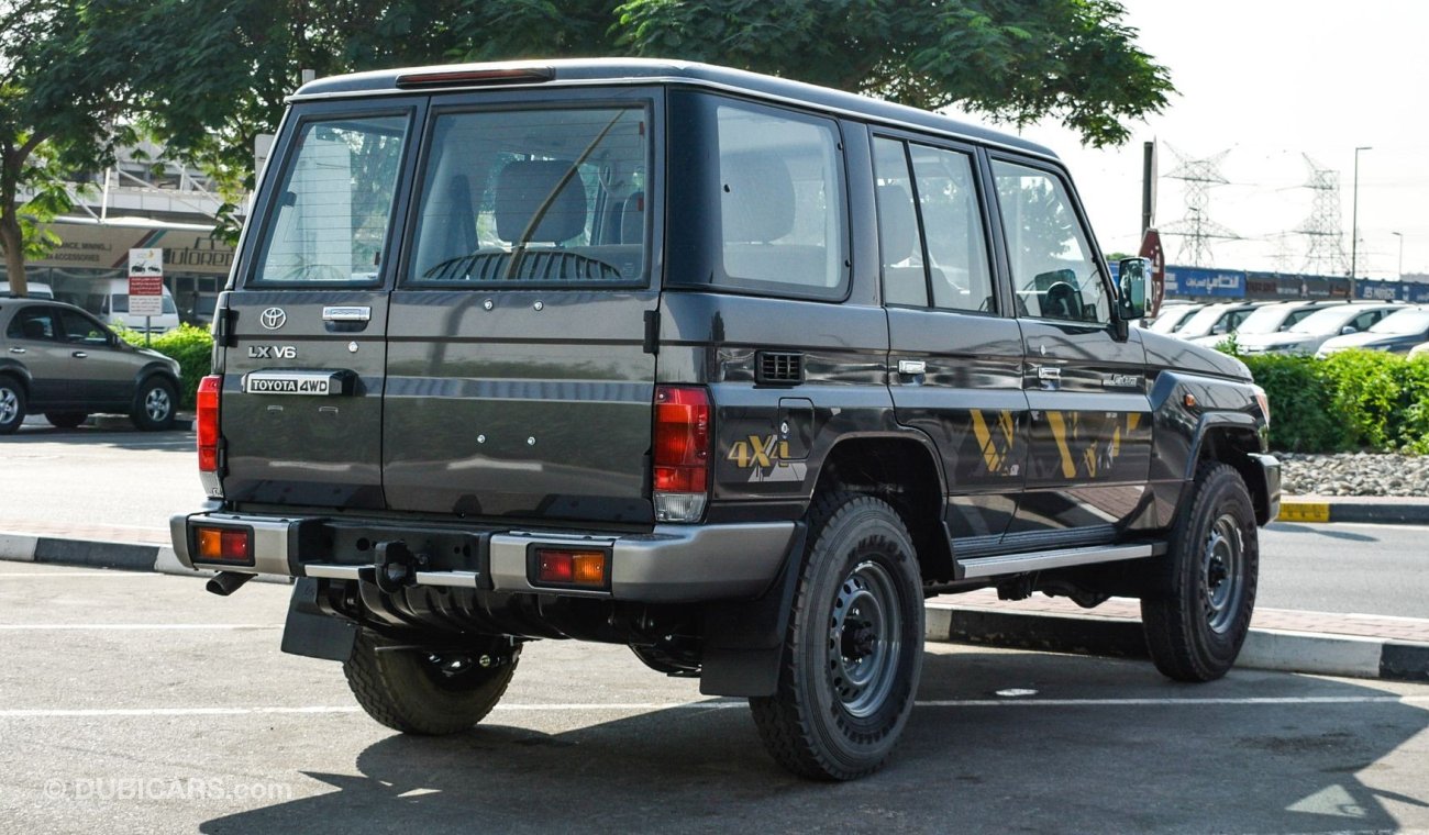 Mitsubishi Canter Van LX V6