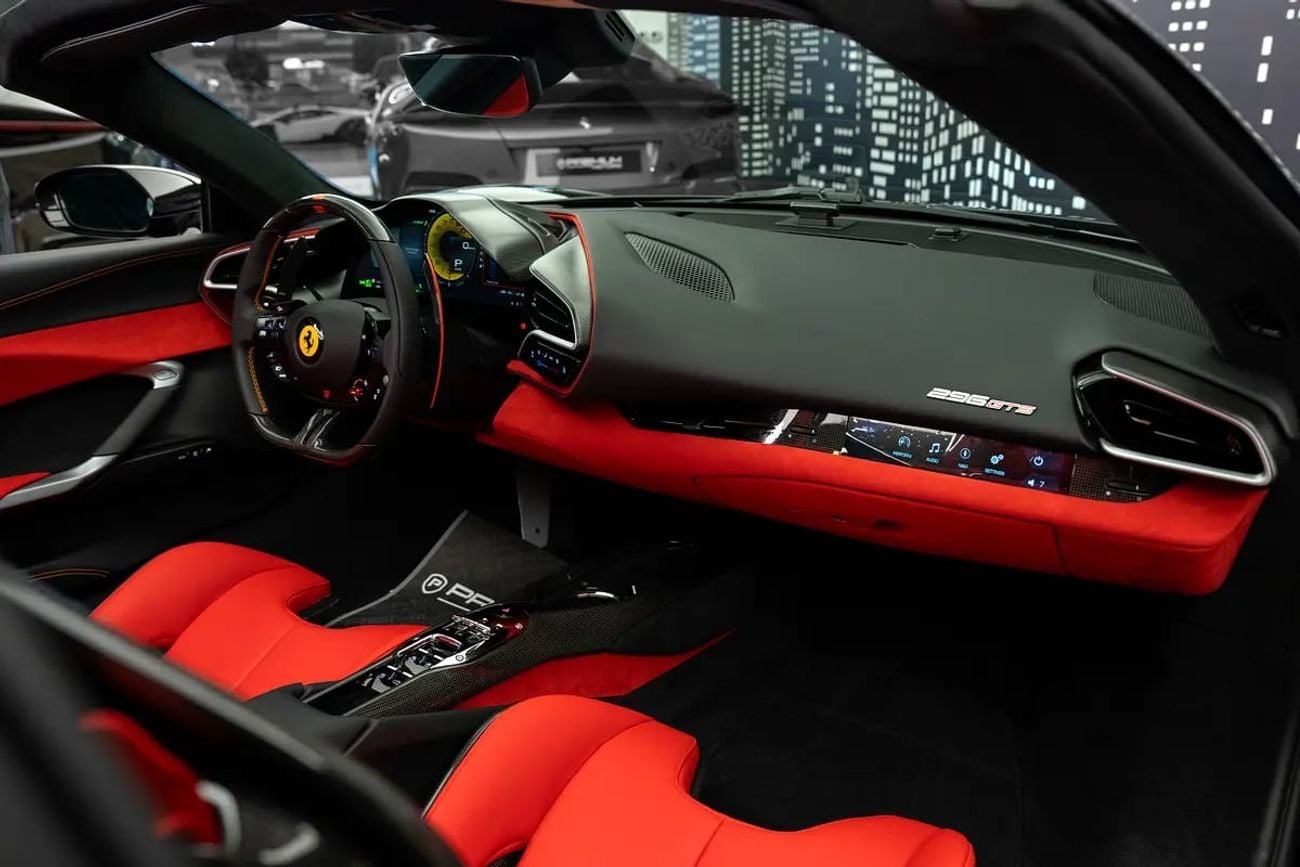 فيراري 296 GTB GTS