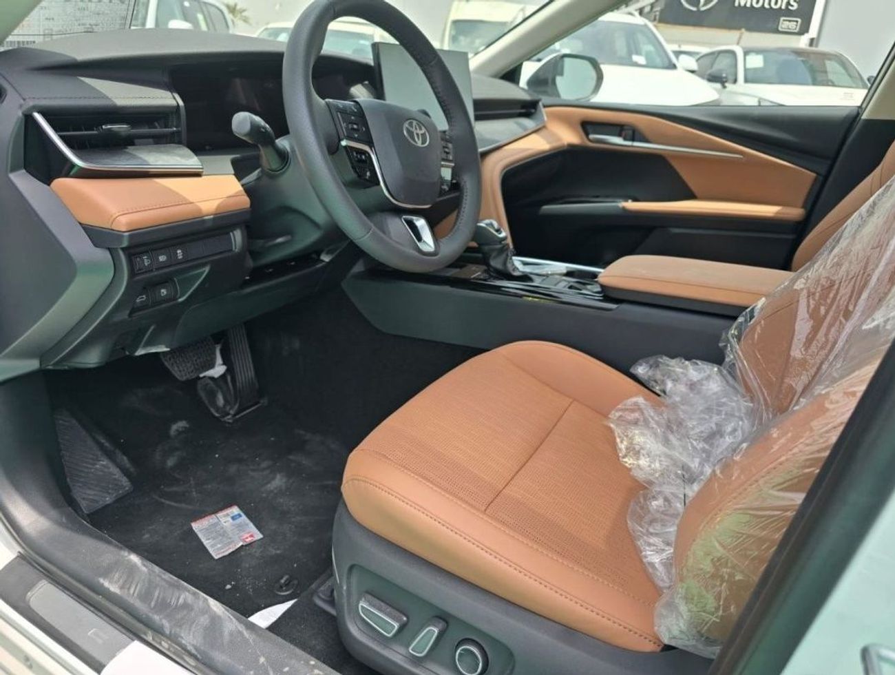 Toyota Camry 2.0L HYBRID 2024