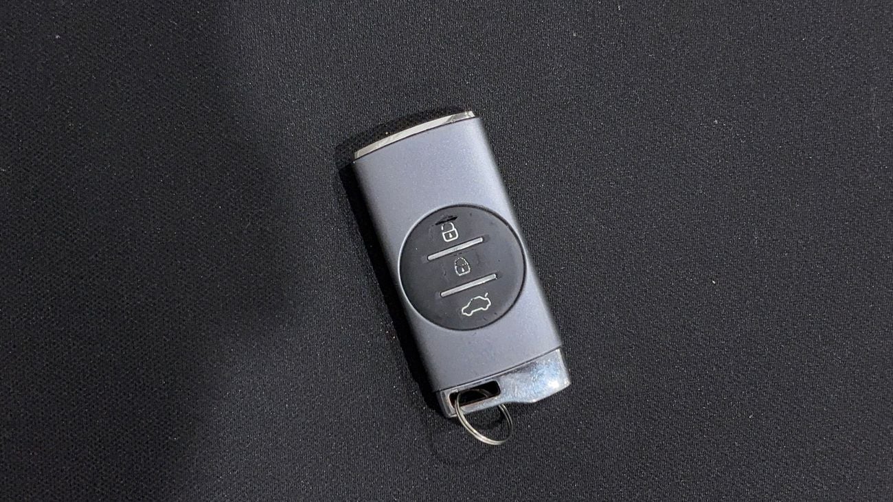إكسيد LX LUXURY كارس24 هي سوق ضخم للسيارات المستعملة موثوق ومضمون ٪كارس24 هي سوق ضخم للسيارات المستعملة موثوق ومضمون