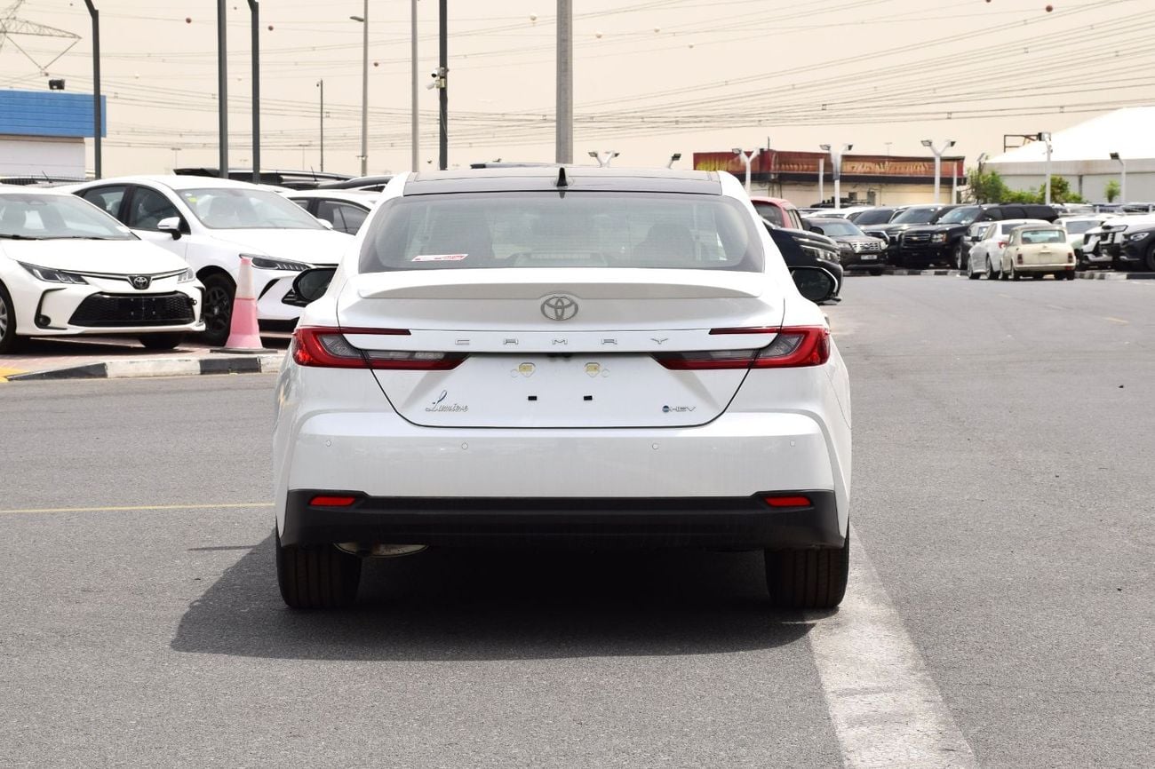 Toyota Camry Higher Trim With 5 Camera and panoramic roof