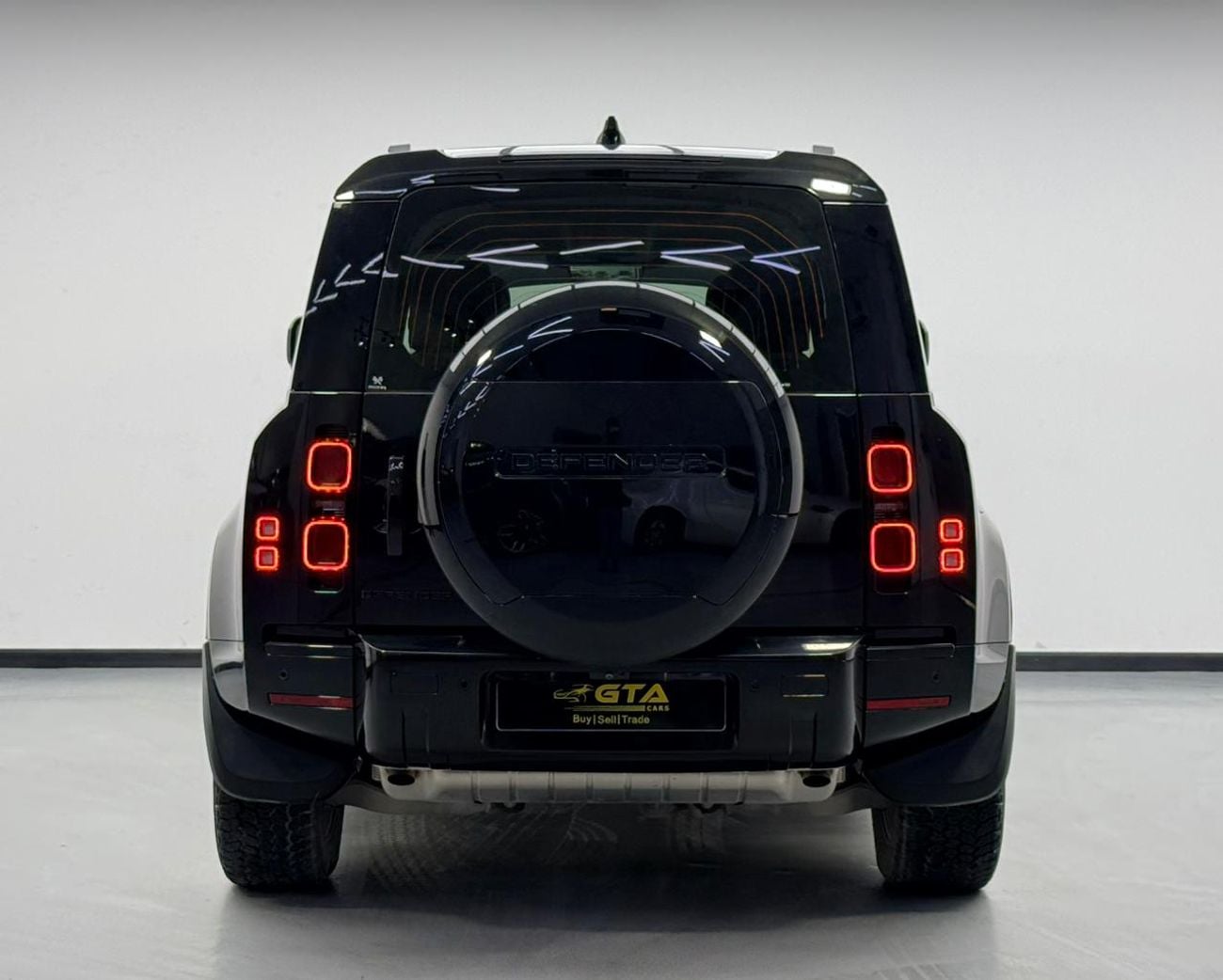 لاند روفر ديفندر 2024 Land Rover Defender 110 HSE P400, 2028 LR Warranty, 2029 LR Service Pack, Fully Loaded, GCC