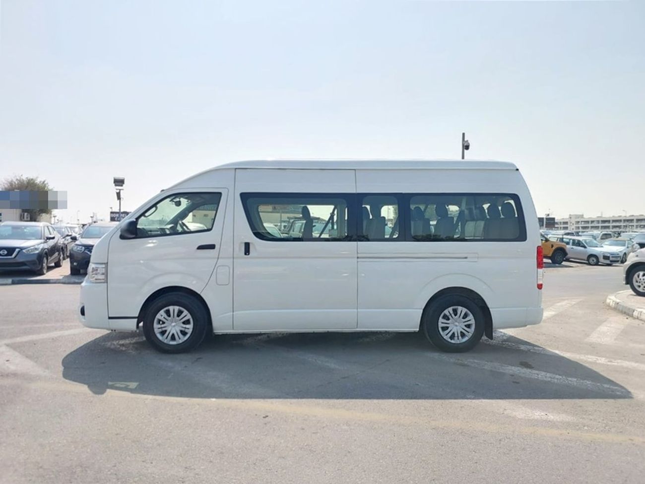 Toyota Hiace TOYOTA HIACE COMMUTER VAN RHD 2017 MODEL 3.0 L DIESEL AUTOMATIC(PM33188)
