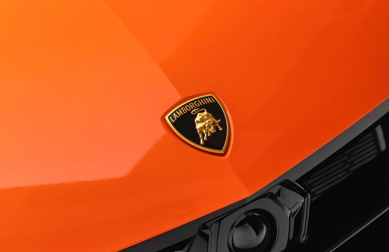 لامبورغيني اوروس 4.0L V8 Twin-Turbocharged Engine + eMotors