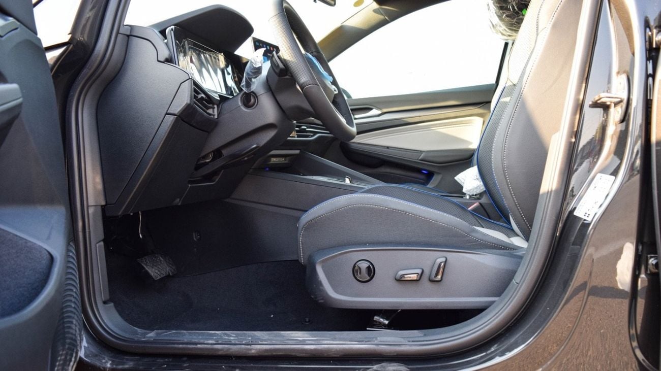 Volkswagen Golf R VOLKSWAGEN GOLF BLACK EDITION 2025 MODEL AUTOMATIC CHINESE SPECS