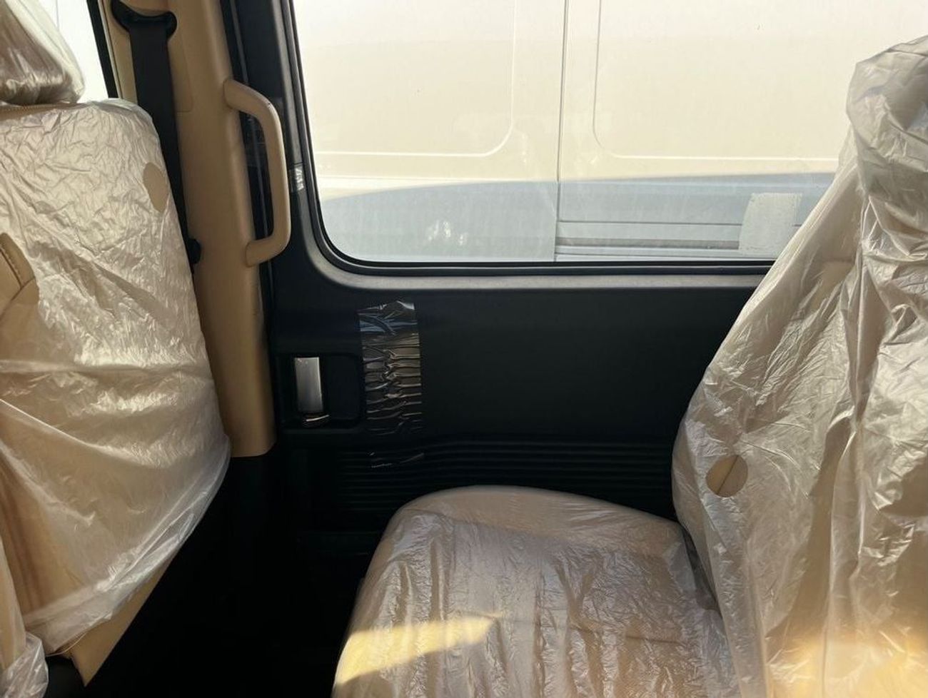 Hyundai Staria Semi cargo , 3.5 L , automatic, petrol