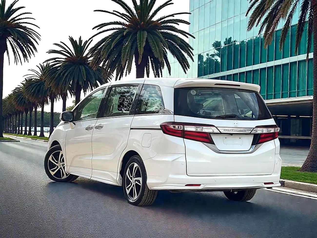 هوندا أوديسي Touring 3.5L (248 HP) 1206 PM | | | TOURING | VIP-7-SEATS | 3.5L V6 | | GCC | WELL MAINTAINED