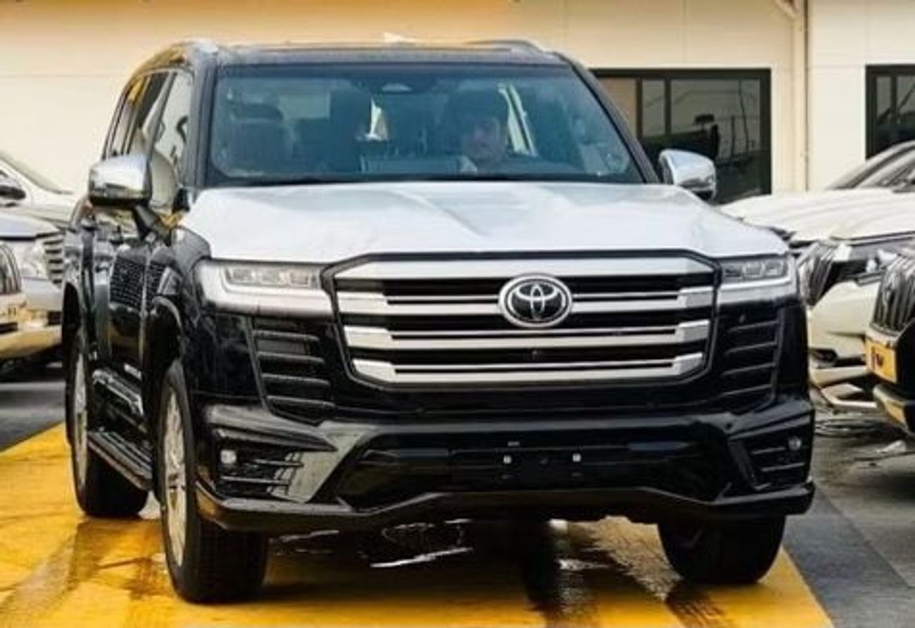تويوتا لاند كروزر Toyota landcruise 2026Model Twin turbo 3.5L VXR V6 Colour Black Interior Red push start Transmission