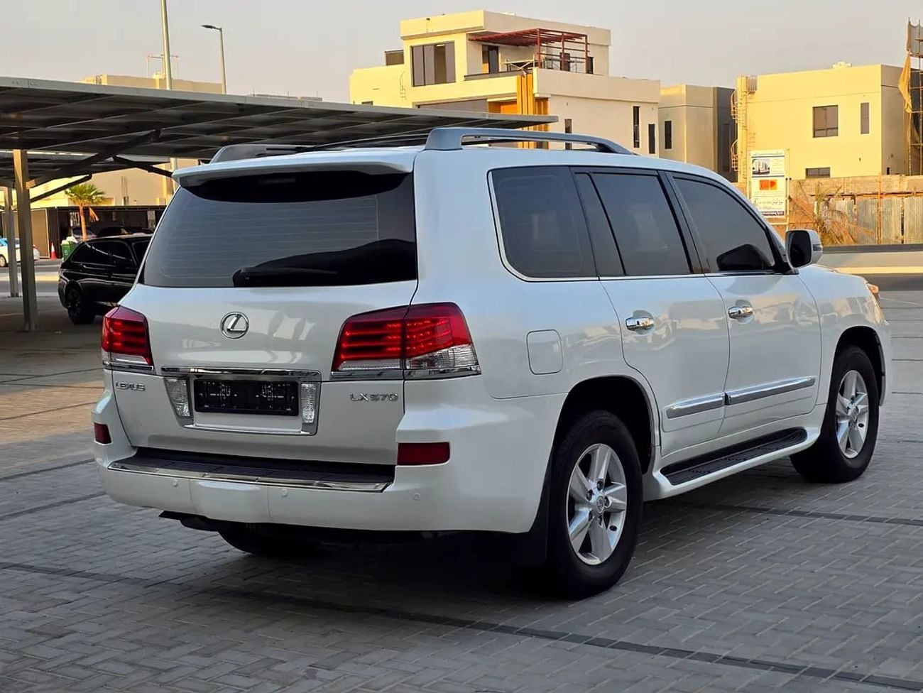لكزس LX 570 TITANIUM LX570 GCC
