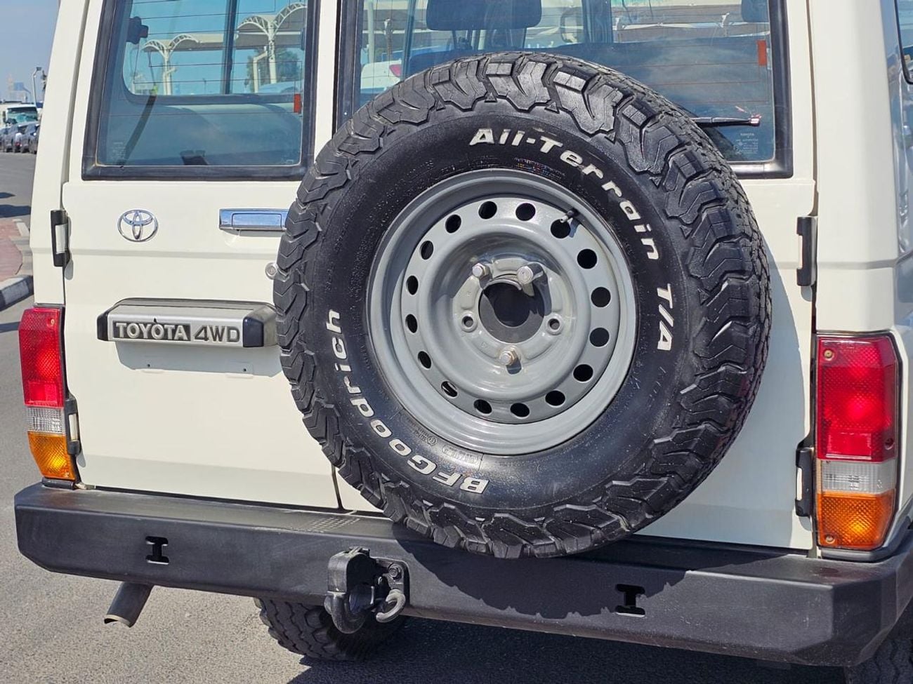 تويوتا لاند كروزر 70 LANDCRUISER LC78/ 4.2L DIESEL M/T / RIGHT HAND/ TROOP CARRIER / EXPORT ONLY