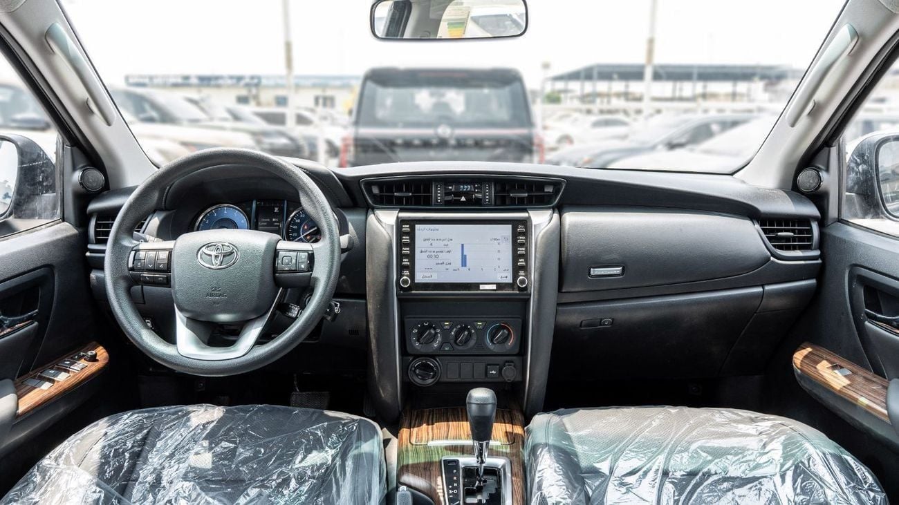 Toyota Fortuner 2025 Toyota Fortuner 2.7L AT Petrol (Black)