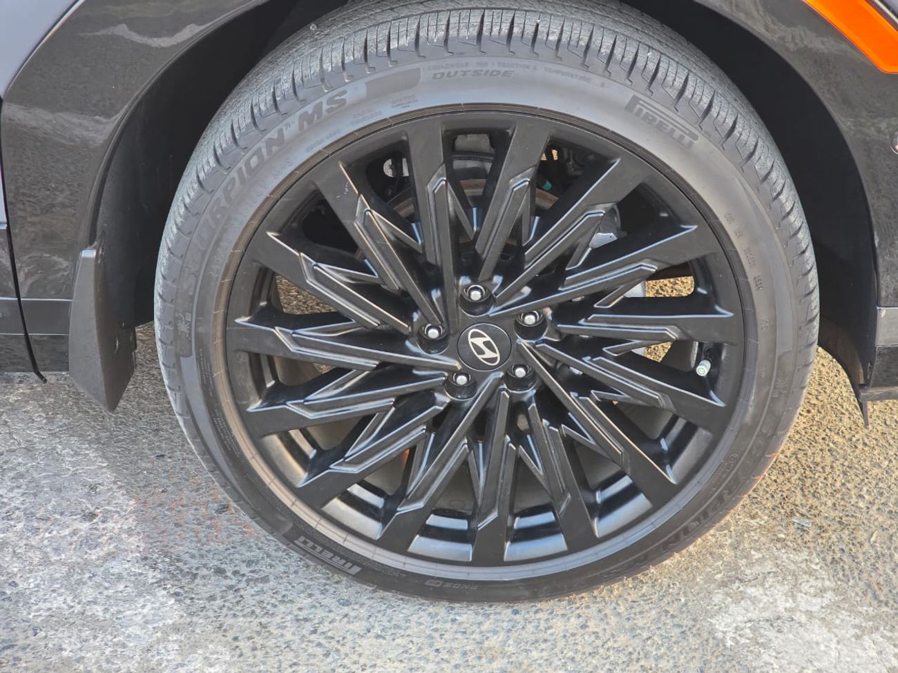 Hyundai Santa Fe 2024 Santa Fe Calligraphy Two sunroof , 360 camera and auto parking system