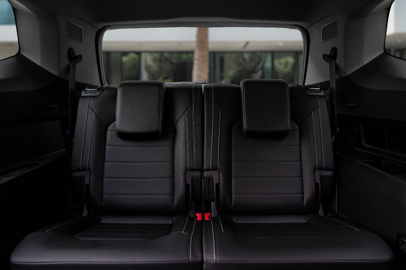 Volkswagen Teramont R-Line | 3,329 P.M | 0% Downpayment | Pristine Condition!