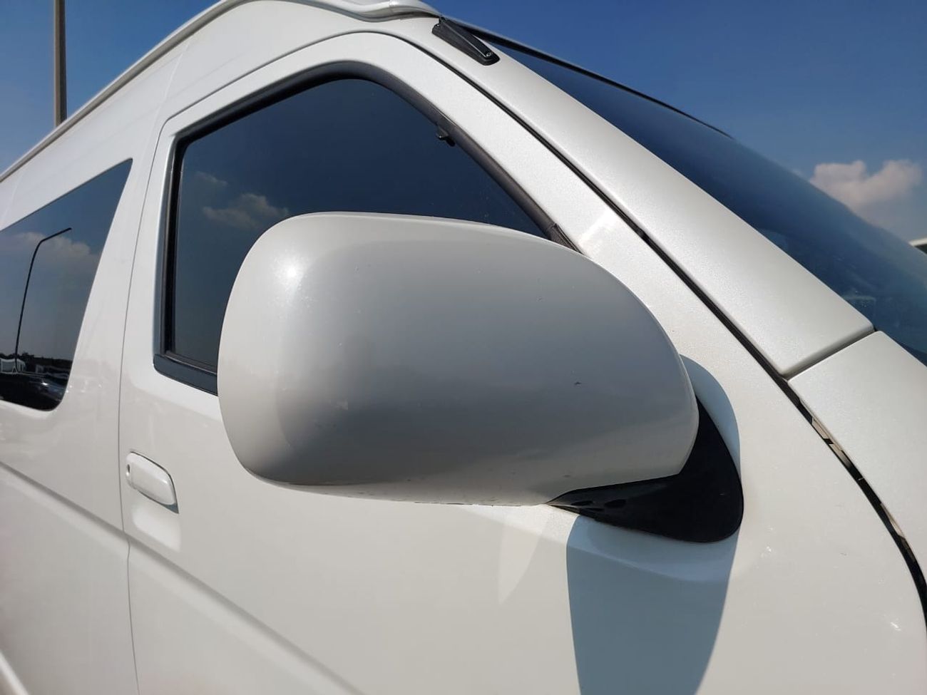 Toyota Hiace TOYOTA HIACE VAN RHD 2014 MODEL 3.0 L DIESEL AUTOMATIC(PM13716)