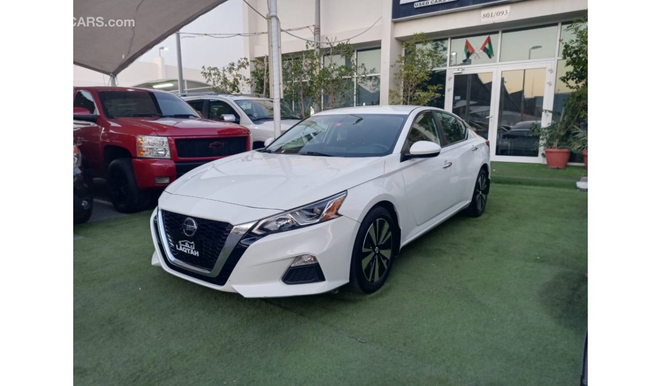 Nissan Altima 2019 model, radar, fingerprint, cruise control, sensor wheels, in excellent condition, you do not ne