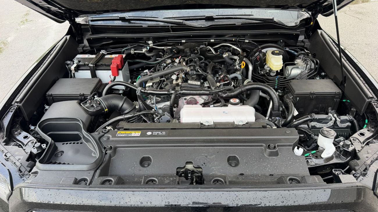 تويوتا فور رنر LIMITED 7-Seater 2.4L