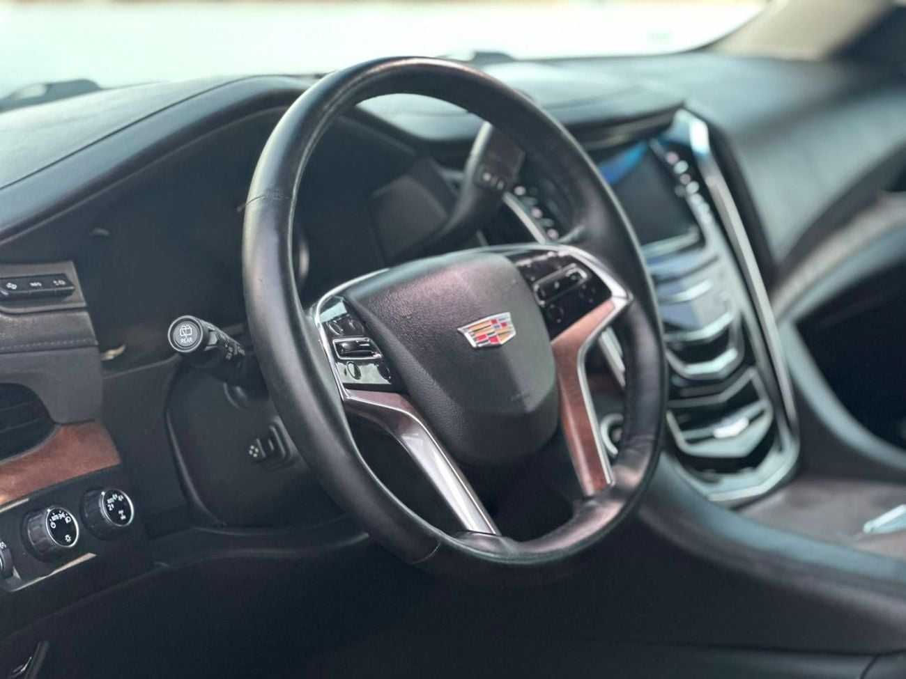 Cadillac Escalade Iq