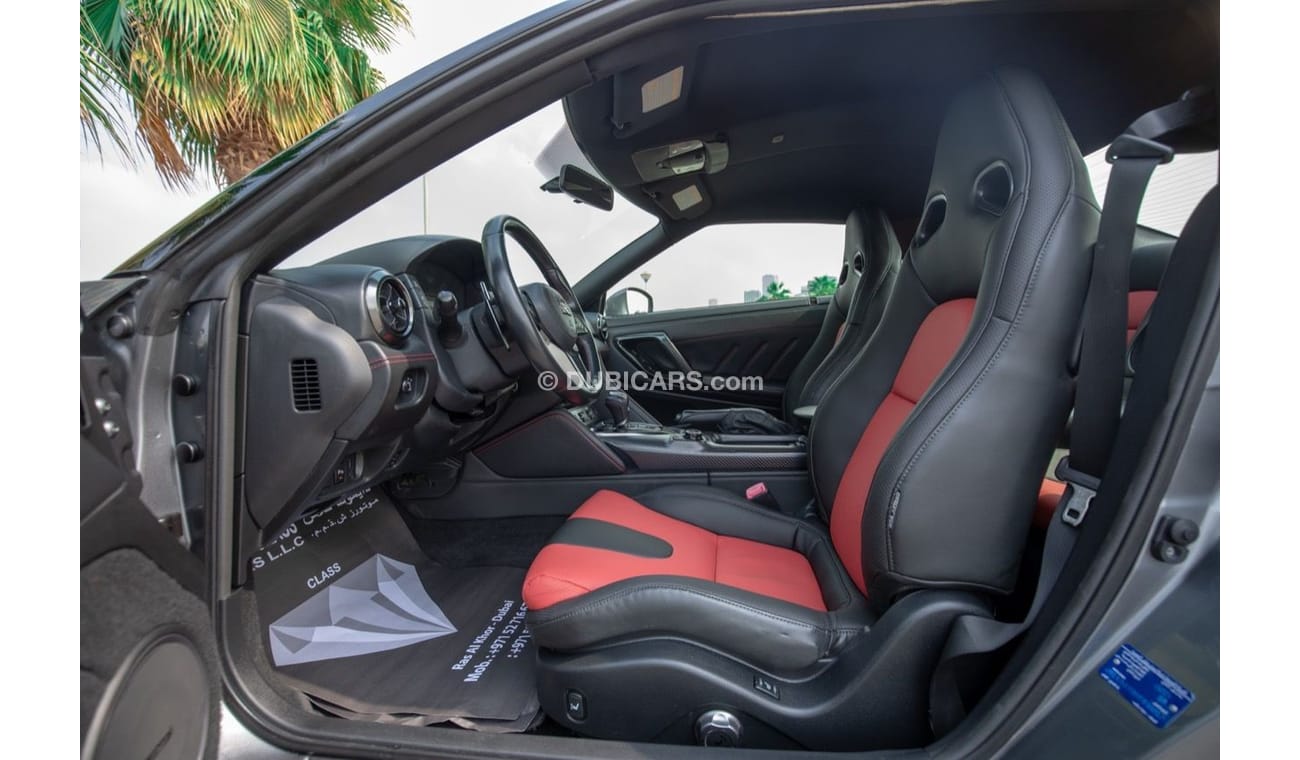 Nissan GTR Nissan GTR -V8 2017 Gcc Full Options 6-speed automated manual All wheel drive