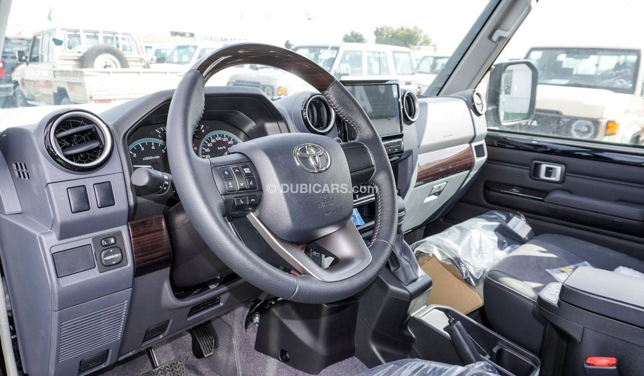 تويوتا لاند كروزر 70 LX 4.0 L V6