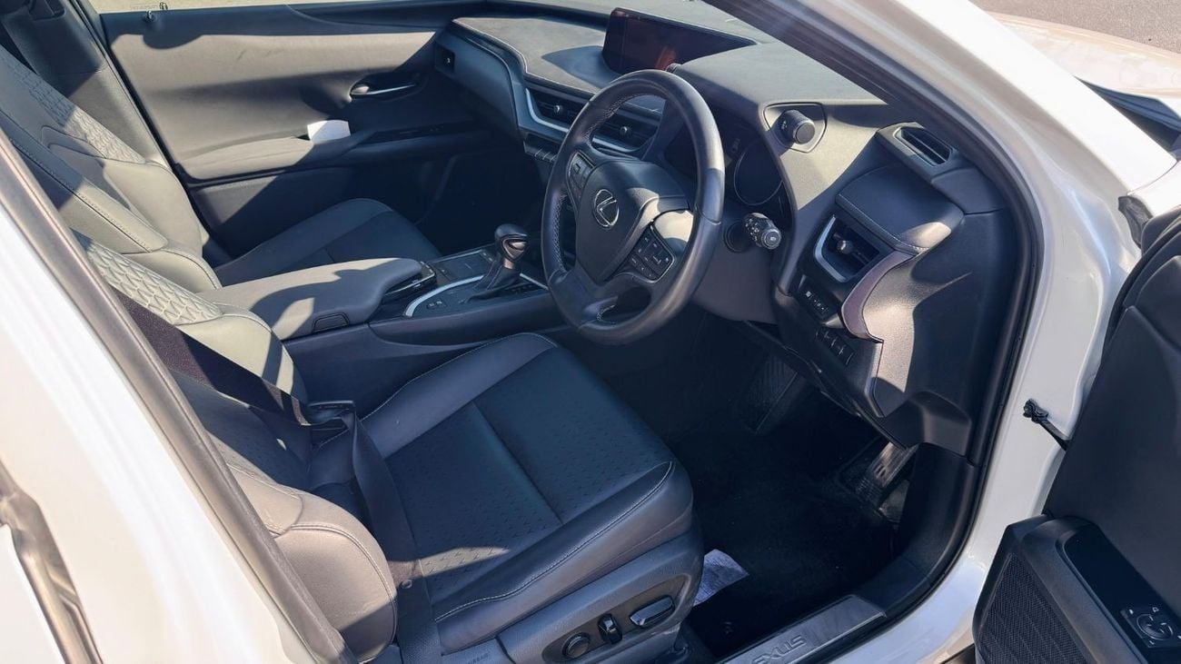 Lexus UX250h PREMIUM CONDITION | WHITE COLOR | 2.0L HYBRID ENGINE | RHD | 2021 | REAR VIEW CAMERA