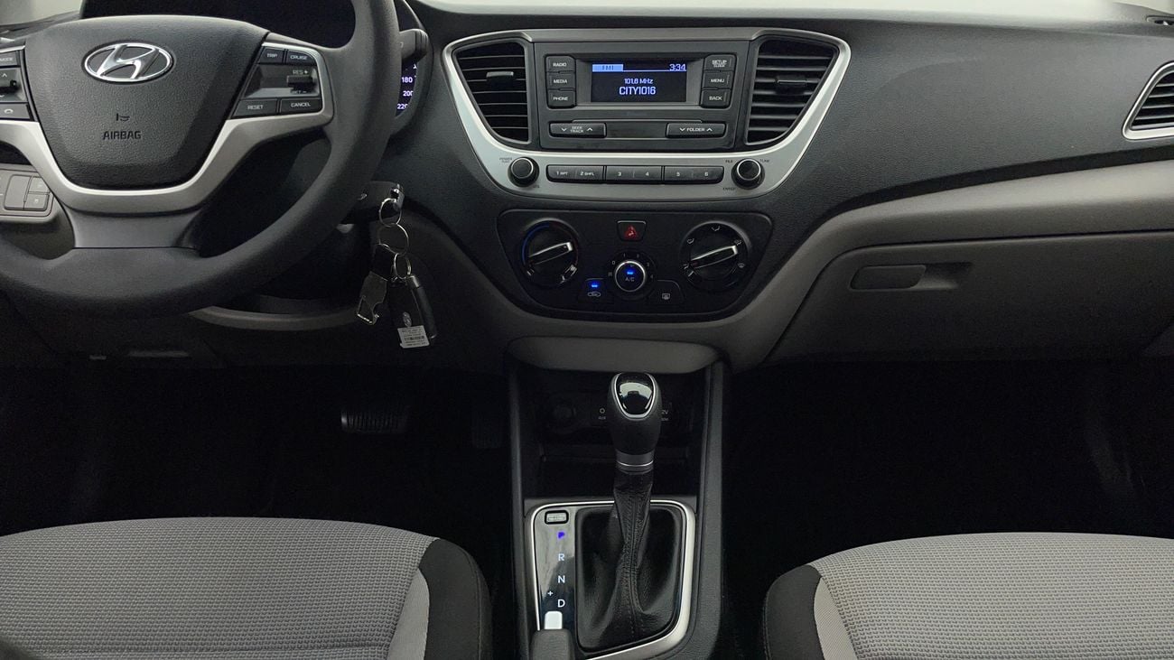 هيونداي أكسنت GL 1.6 | بدون دفعة مقدمة | اختبار القيادة في المنزل