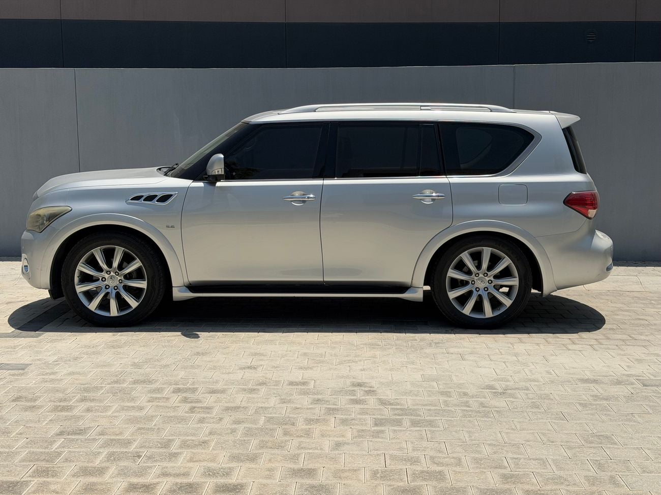 إنفينيتي QX80