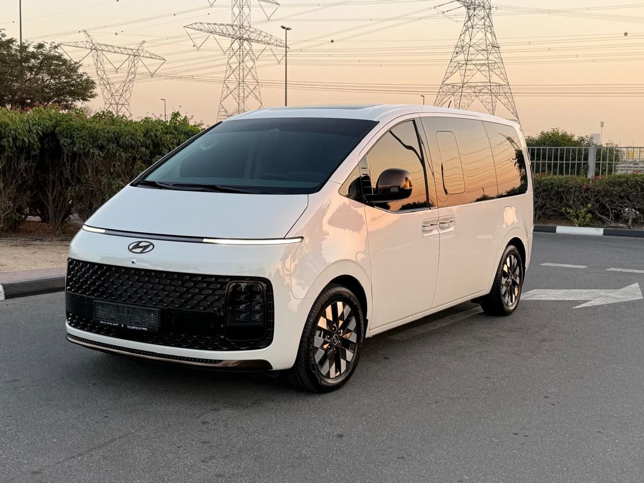 Hyundai Staria Comfort 3.5L (9 Seater)