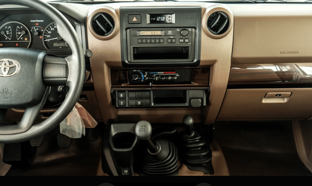 Toyota Land Cruiser 70 ECT0102 - Toyota LC78 Hardtop 3 Doors GDJ78 - 2.8L Diesel Manual White