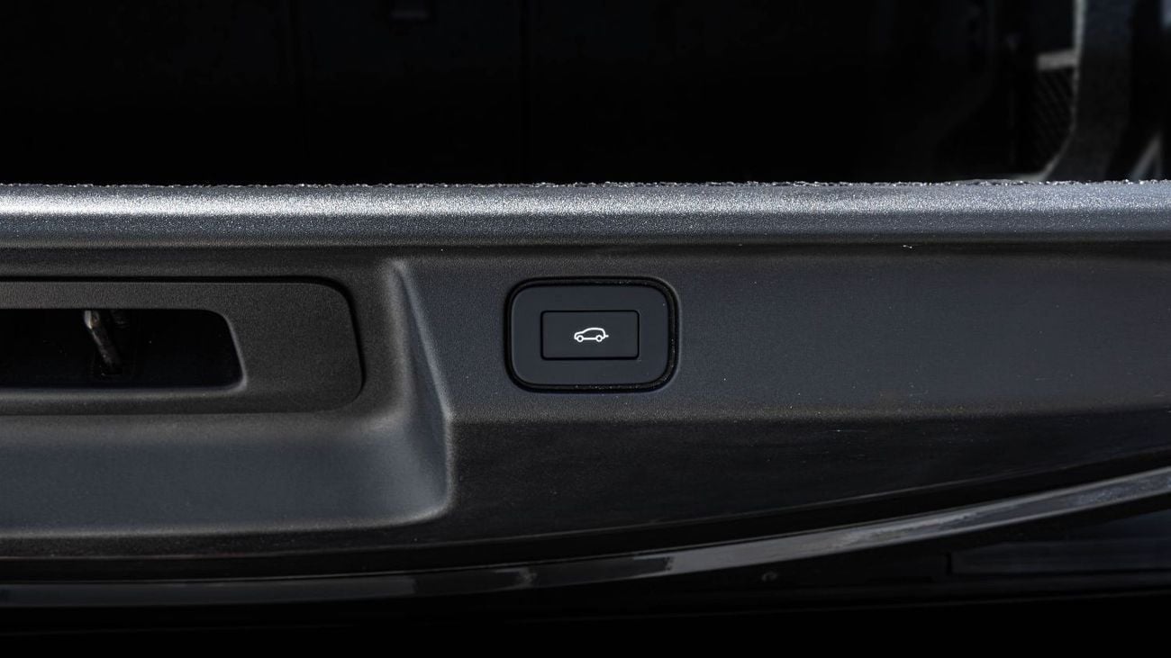 Land Rover Range Rover HSE P400 2026 Range Rover P400 | Charente Grey | 3.0L Mild-Hybrid | 400 PS | GCC Specs