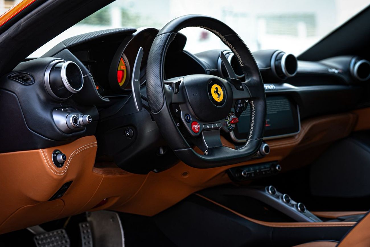 فيراري بورتوفينو Std 3.9L