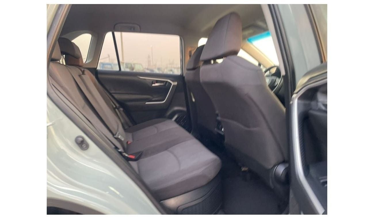 تويوتا راف ٤ 2020 Toyota Rav4 Hybrid Fuel 2.5L V4 MidOption+ Push Start - 4x4 AWD - 38,000 Mileage