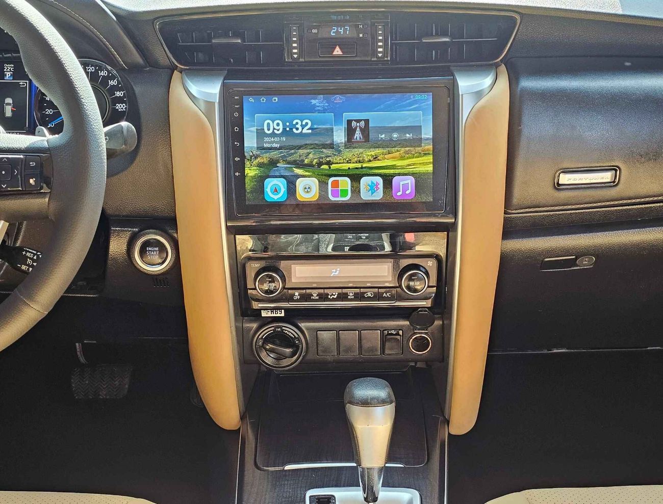 Toyota Fortuner GXR V6 4.0/ 4WD/ DVD REAR CAMERA/ LEATHER SEATS/ HEAD REST TV/ LOT#78863