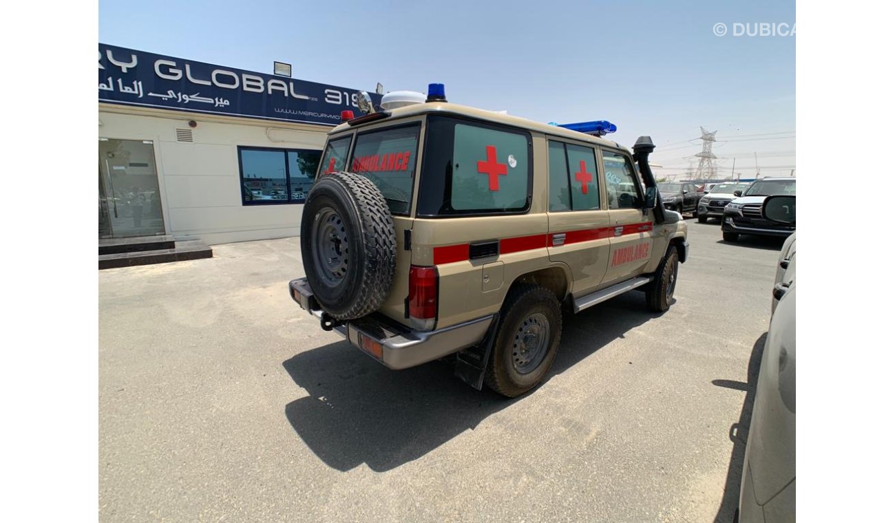 Toyota Land Cruiser VDJ76 Diesel M/T Basic Ambulance