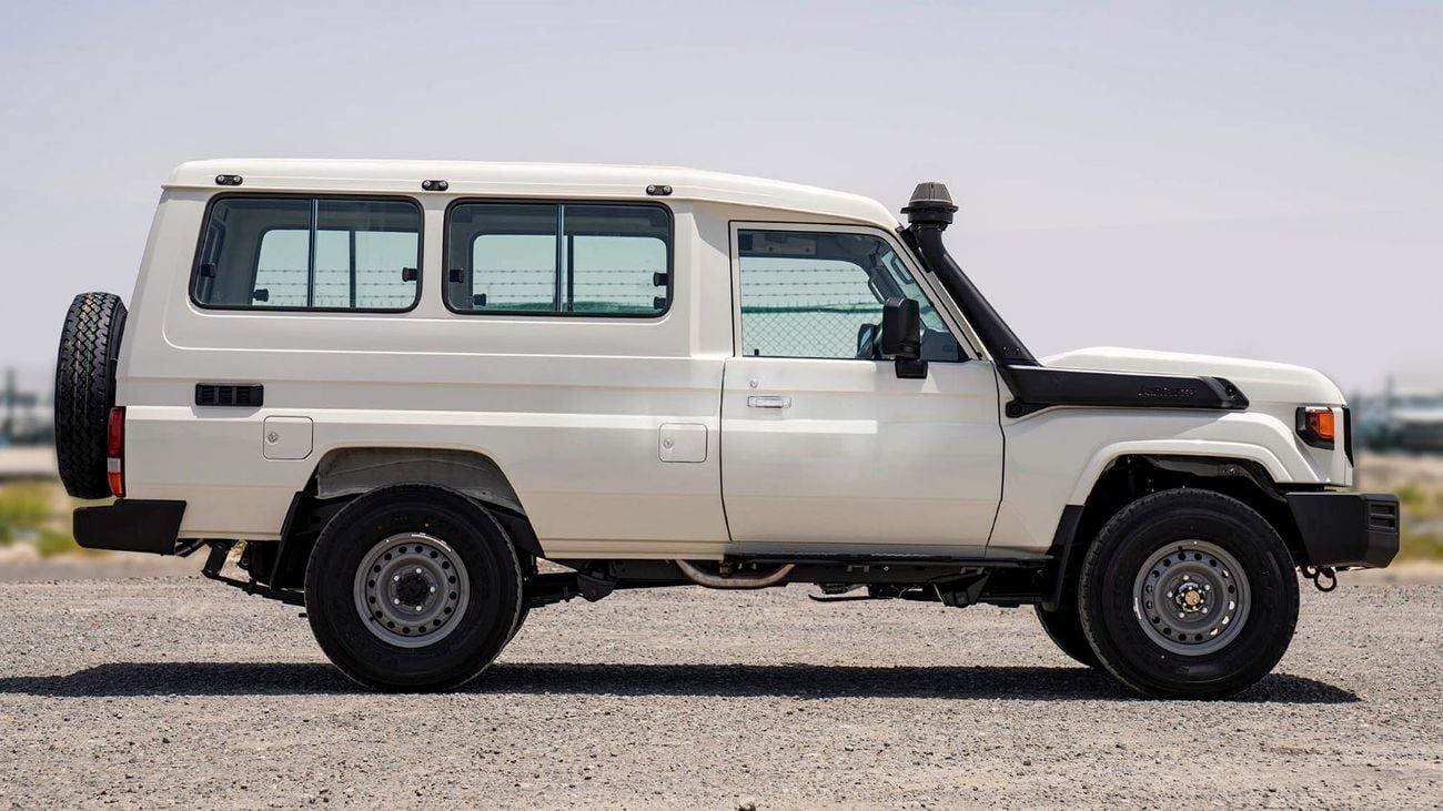 تويوتا لاند كروزر 70 LC 78 HARDTOP 2.8L MT 2.8 AT