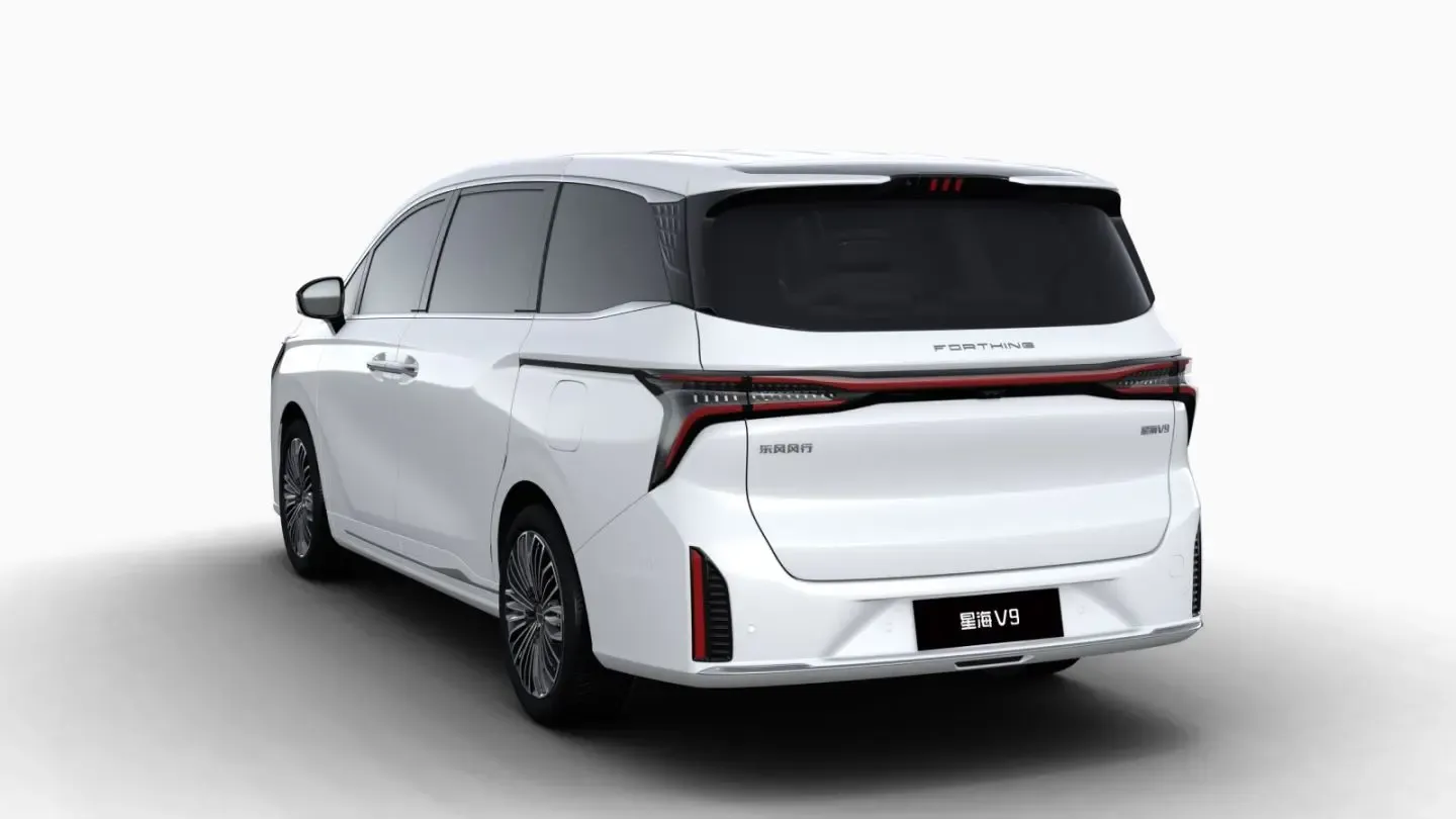 Forthing V9 exterior - Rear Left Angled