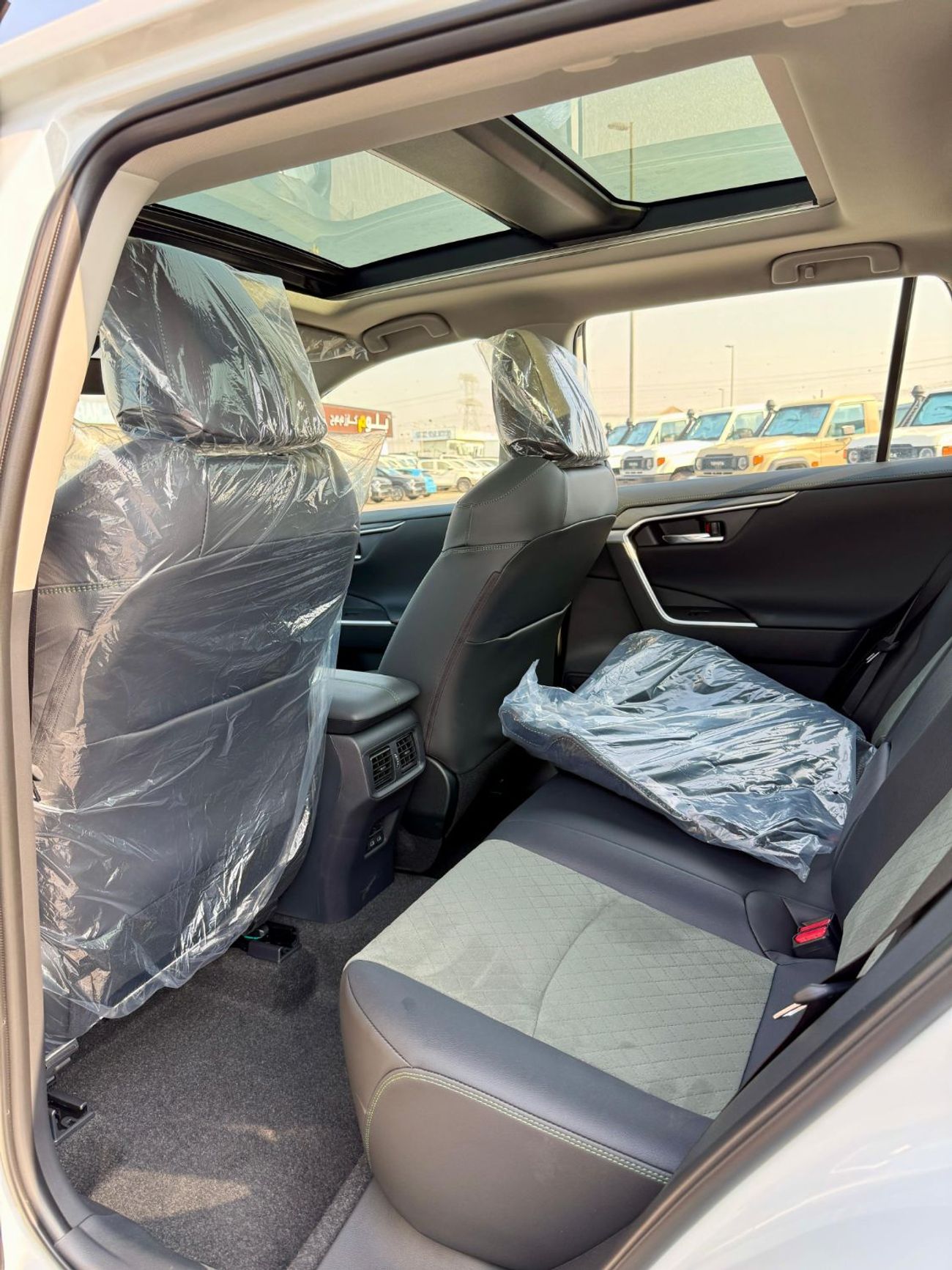 تويوتا راف ٤ Toyota RAV4 Toyota RAV4 2.0L Petrol FULL OPTION