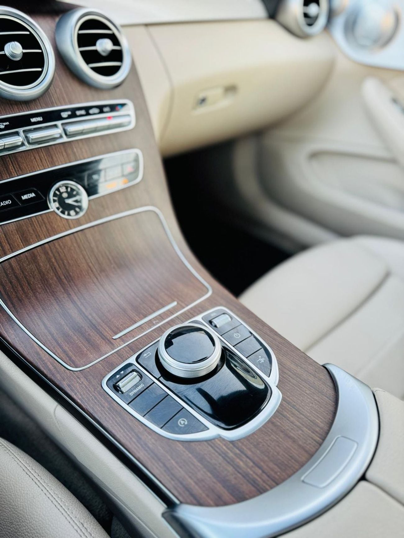 مرسيدس بنز C 300 STD
