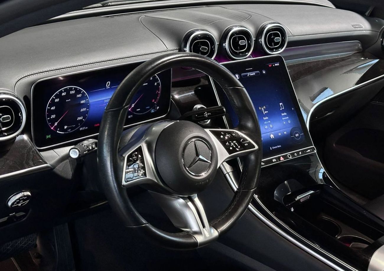 Mercedes-Benz GLC 300 clean title - no accident no painting