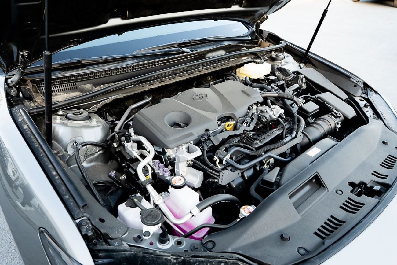 Toyota Camry LE Hybrid 2.5L 2025