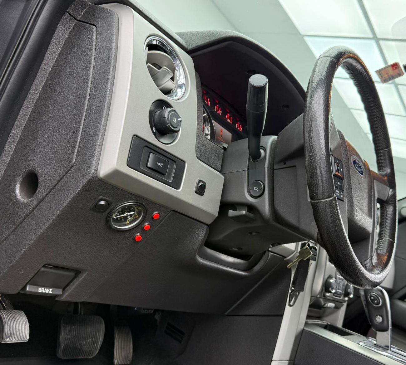 فورد F 150 2013 Ford F150 FX4 High Rider Edition, Service History, Fully Loaded, Excellent Condition, GCC