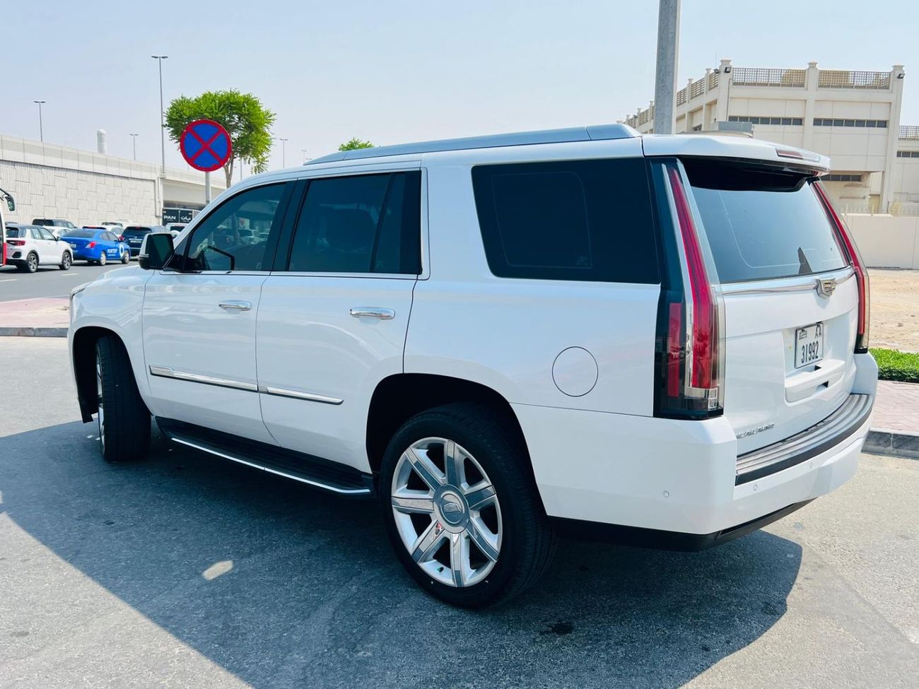 Cadillac Escalade ESV 6.2L in excellent condition