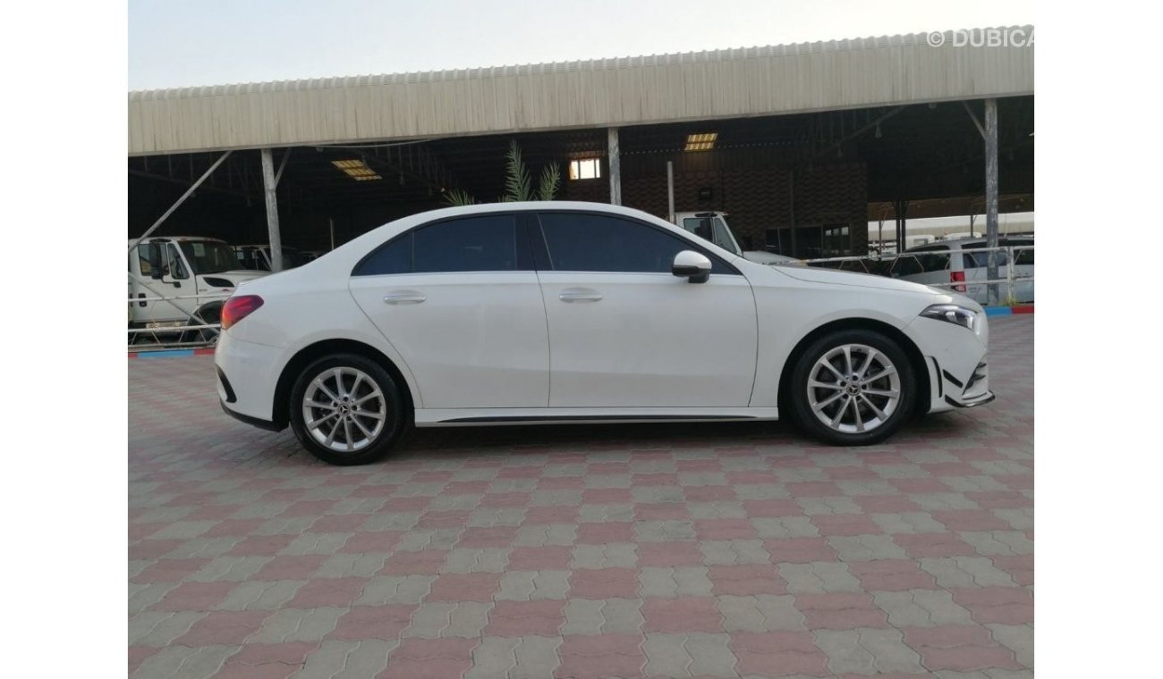 Mercedes-Benz A 220