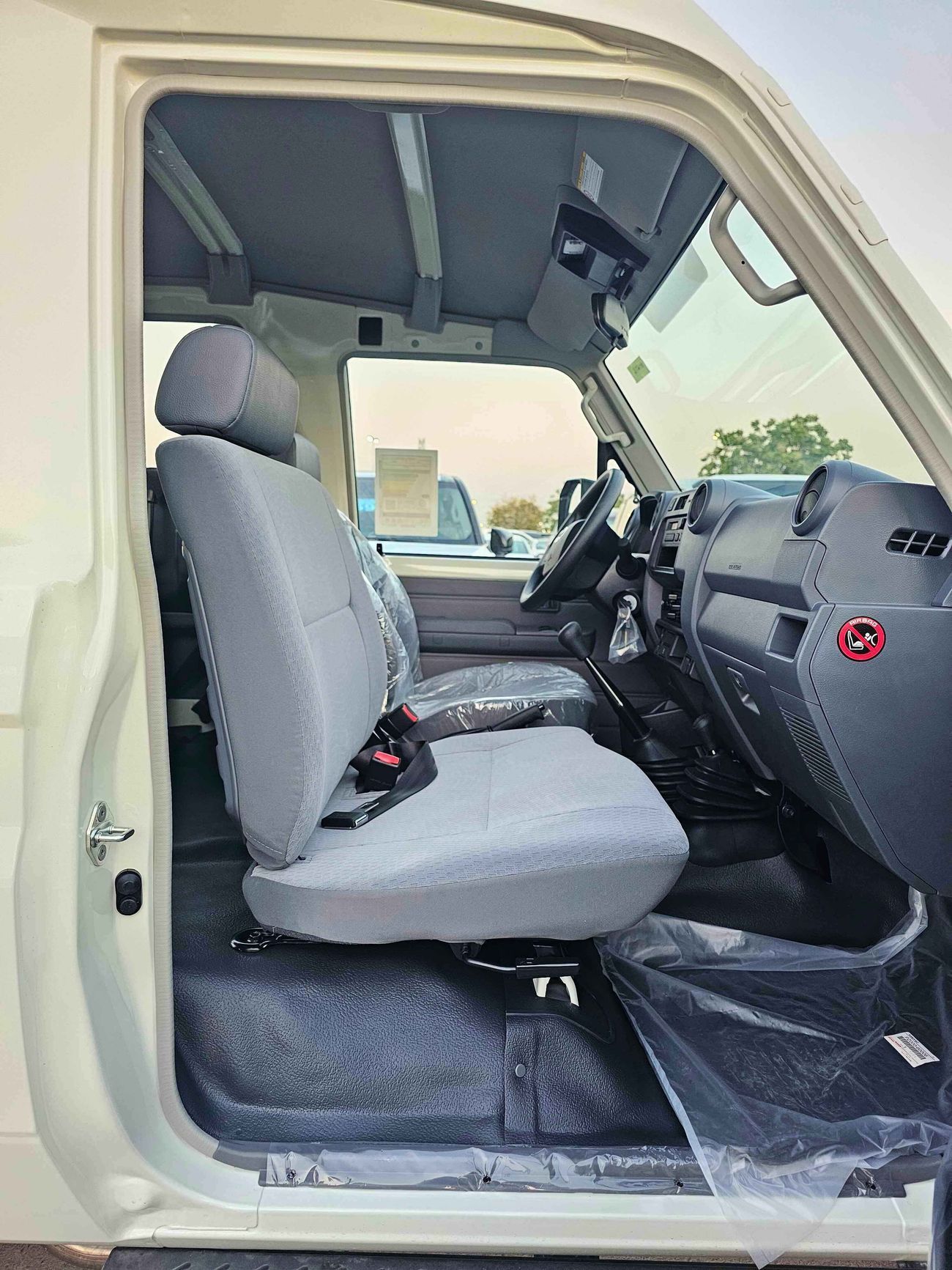 تويوتا لاند كروزر 70 LC78 / M/T / 4.0L V6 PETROL / 3 DOOR BASIC / PWR WINDOWS / 4WD (CODE # 78MTS )