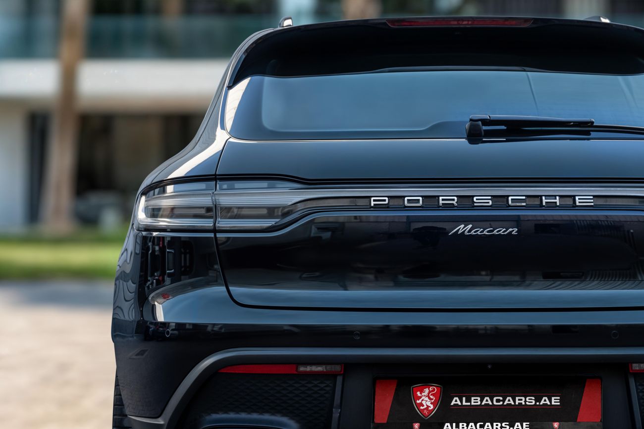 Porsche Macan Macan  | 4,603 P.M | 0% Downpayment | CHRONO PACK | PORSCHE SERVICE HISTORY!