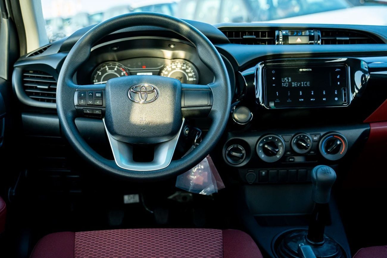 تويوتا هيلوكس 2026 Toyota Hilux 2.4L Turbo Diesel 4WD (6-Speed Manual)
