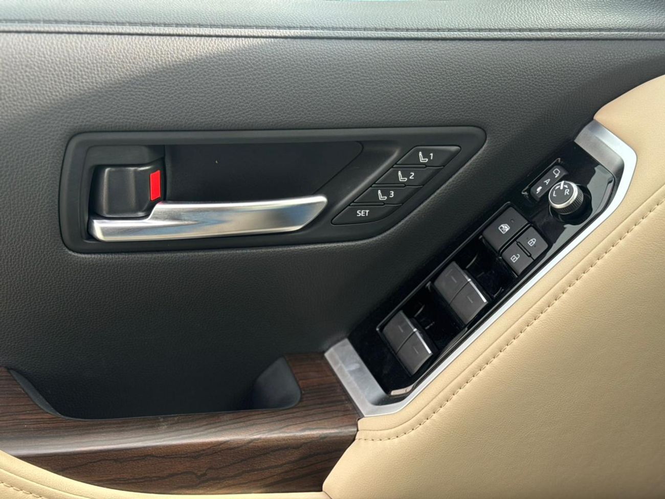 تويوتا لاند كروزر 